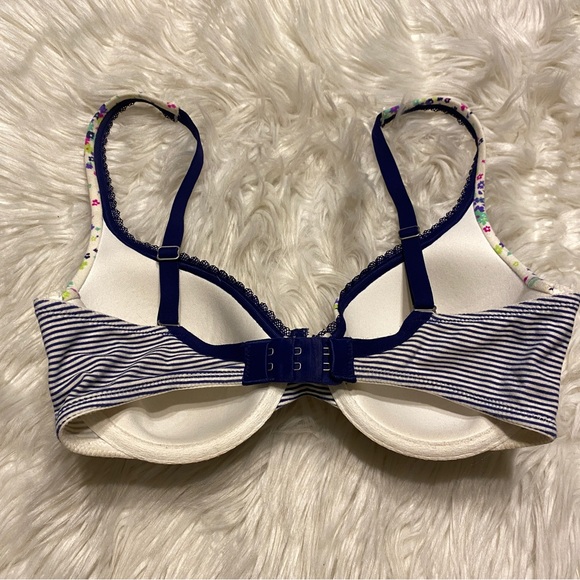 Victorias Secret Bra 32D Floral Lined Perfect Coverage Underwire Back Closure - Picture 4 of 7